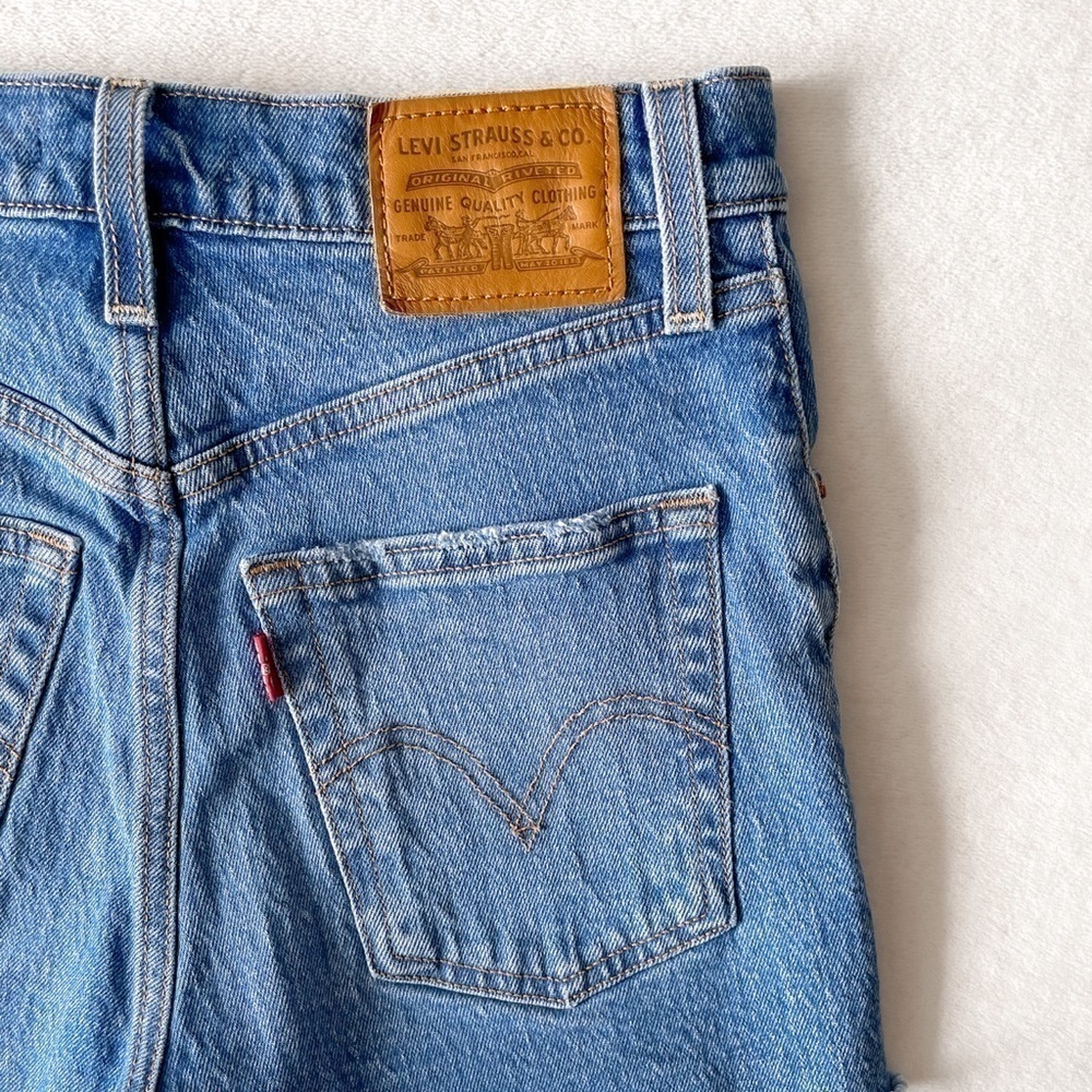 Levi's Ribcage Shorts - Picture 7 of 12